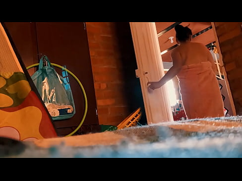 ❤️ Minu onu järgneb mulle duši alla, ta nabib mind, samal ajal kui ma duši all käin. ❤️❌ Porno at porn et.28films.ru ﹏